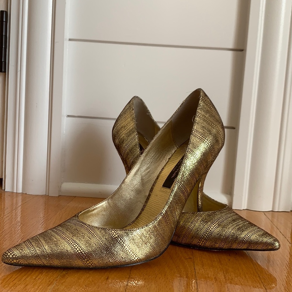 Metallic gold Nina heels size 8M